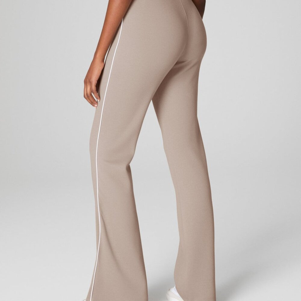 Spanx Air Essentials Pique Flair Pant